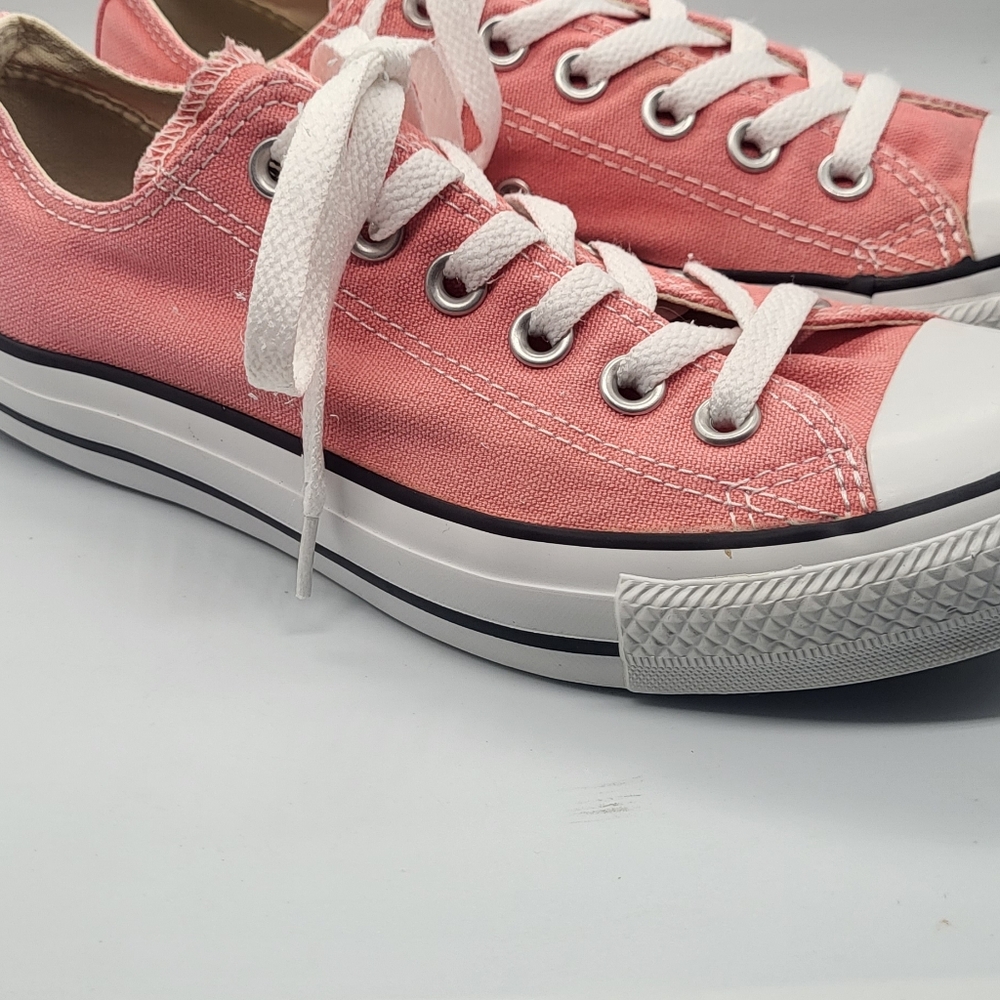 Converse Chuck Taylor All Star Low Top – Pink | Unisex Size Women’s 7 Men's 5 - Picture 3 of 9
